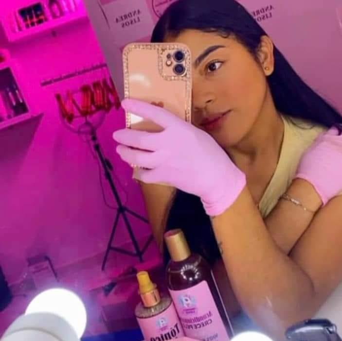 Andrea Lisos, Hairdresser, Salou